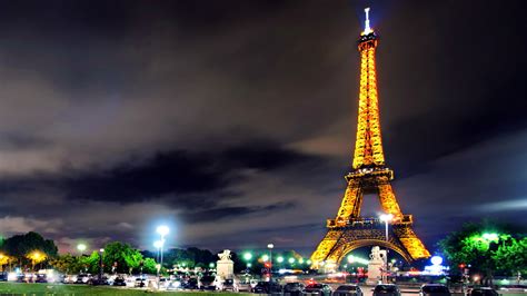 Eiffel Tower wallpapers at Night | PixelsTalk.Net