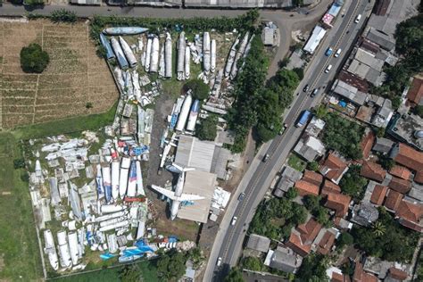 Foto: Melihat Kuburan Pesawat Bekas di Bogor - Foto Katadata.co.id