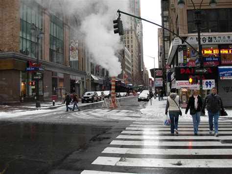 Steam from a New York City street | Steam venting from the s… | Flickr