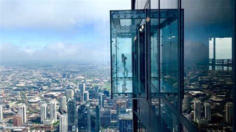 Chicago: Willis Tower Skydeck and The Ledge Ticket | GetYourGuide