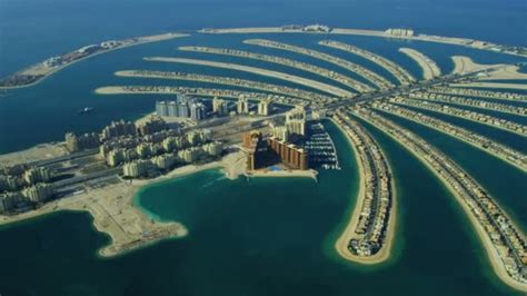 Aerial view of Palm Jumeirah in Dubai — Stock Video © Spotmatik #101097832