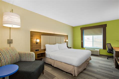 HOLIDAY INN EXPRESS & SUITES ONTARIO $118 ($̶1̶3̶7̶) - Updated 2022 ...