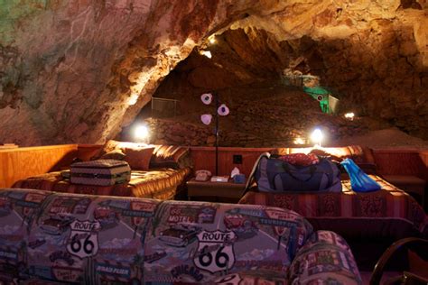 A night in Grand Canyon Caverns Suite on Route 66 - Roadtrips i USA & Canada