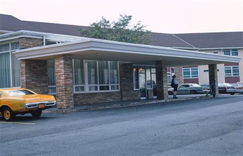 Dead Motels USA : Fallsview Hotel, Ellenville, New York, 1970s....