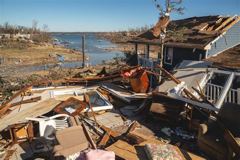 Deadly Kentucky Tornado Had Roots in Weeks of Unusually Mild Air ...