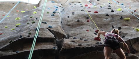 Climbing Wall | Recreational Services - The University of Iowa