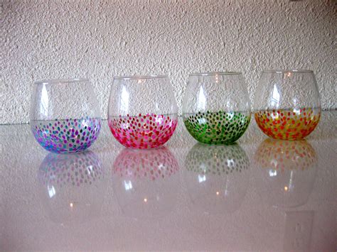 15 Painted Wine Glass Designs