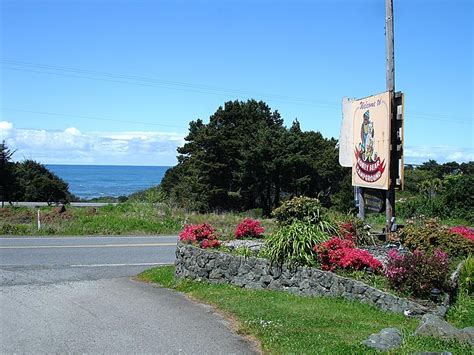 Beach Access at Honey Bear RV & Campground in Gold Beach, Oregon | Gold beach oregon, Oregon ...