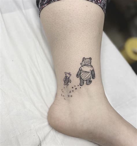 Update more than 82 minimalist winnie the pooh tattoo latest - in.cdgdbentre