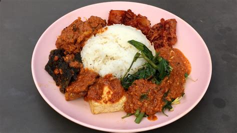 Gravy-soaked nasi jenganan, nasi rawon at Bedok Corner | CNA Lifestyle - CNA