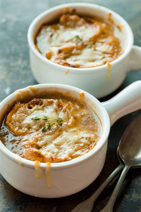 French Onion Soup Recipe (VIDEO) - Doctor Woao