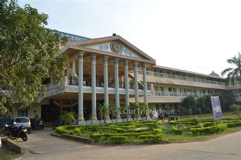 The Bapatla Engineering College, Bapatla, AP, India - Picture 11 of 25 ...