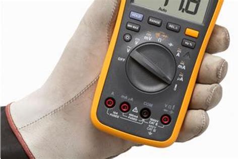 Fluke 17B+ Digital Multimeter | Fluke