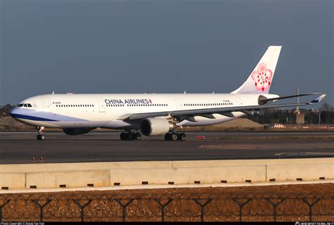 B-18306 China Airlines Airbus A330-302 Photo by Jhang Yao Yun | ID 1086039 | Planespotters.net