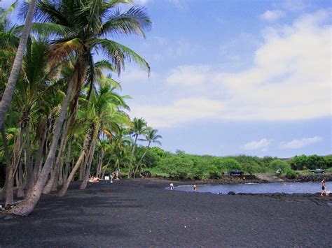 Punaluʻu Black Sand Beach | Amusing Planet