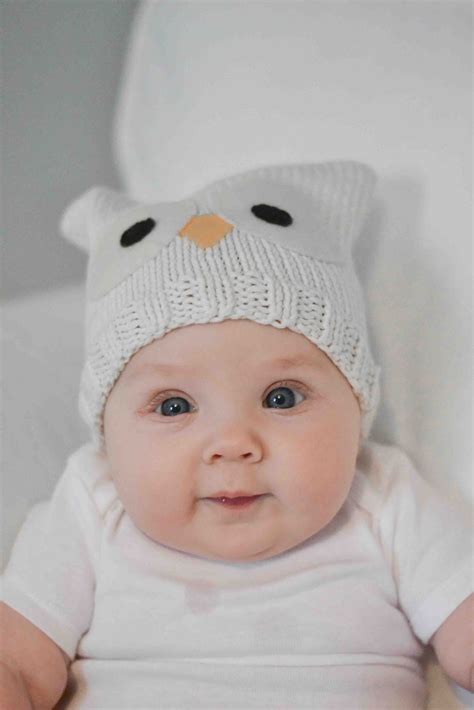 Little and Lovely: Ella's favorite knit baby hats