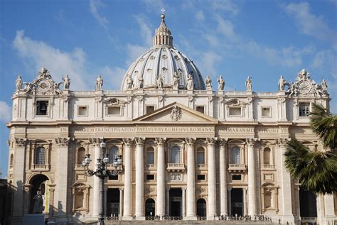 קובץ:St. Peter's Basilica view from Saint Peter's Square, Vatican City, Rome, Italy.jpg – ויקיפדיה