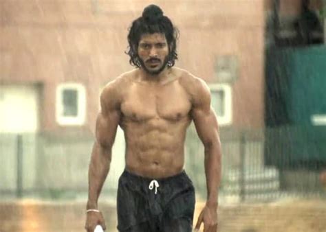 Bhaag Milkha Bhaag impresses Bollywood