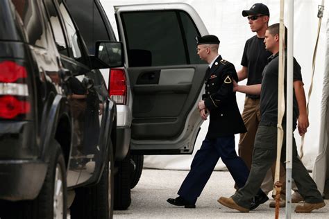 Tension Between Journalists, Army Continues At Bradley Manning Trial | HuffPost