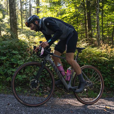 Choosing Lightweight Road Bike Helmets: A Master Cyclist's Guide for Beginners to Mid-Level ...