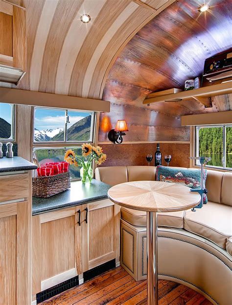 I will never get over my fascination and pure love of Airstream trailers. #tinyhouse | Airstream ...