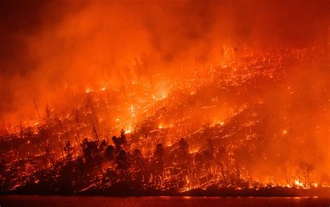 California Wildfire: Newsom Declares State of Emergency - Bloomberg