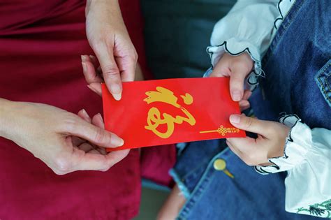 Lunar New Year red envelope etiquette explained