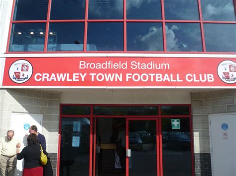 Crawley Town - Broadfield Stadium - Chapalar's Football