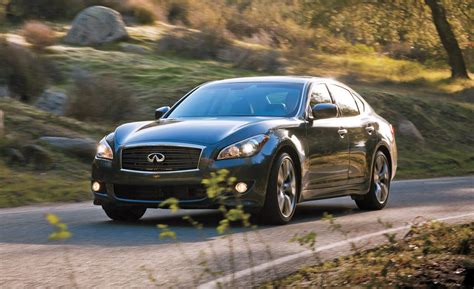 2011-infiniti-m56-photo-346249-s-original.jpg?fill=2:1&resize=1200:*