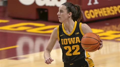 Iowa’s Caitlin Clark declares for the 2024 WNBA Draft | CNN