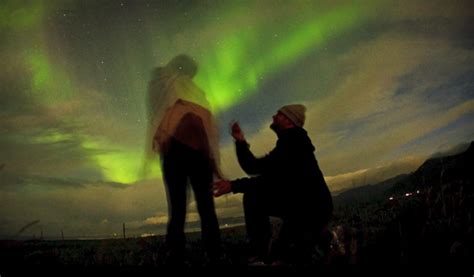 Photographer Proposes During Aurora Borealis Time-lapse Photography ...