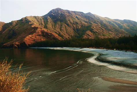 Experience Anawangin Cove of Zambales ~ Geejay Travel Log