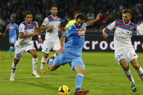 (Video) Napoli 2-1 Catania: Serie A Highlights | CaughtOffside