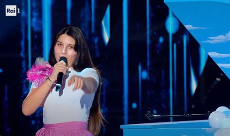 The Voice Kids, the winner Melissa sings Shallow: video