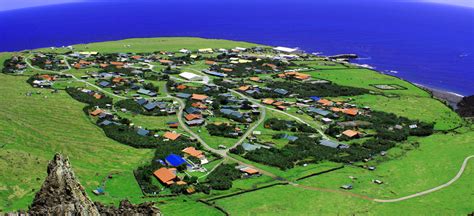 TRISTAN DA CUNHA ISOLA SPERDUTA AI CONFINI DEL MONDO | Tristan da cunha, Remote island, Best ...