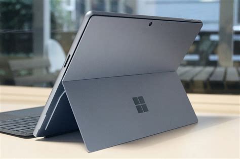 Đánh giá Microsoft Surface Pro 9: Hoàn thiện hơn với vài nâng cấp nhưng không có nhiều thay đổi