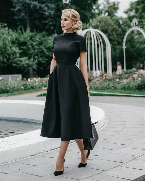 Pin by Пуфочка on Люди | Black dresses classy, Elegant black dress ...