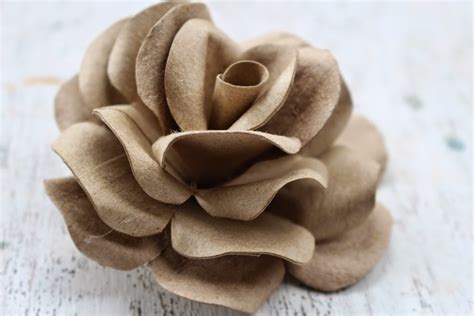 DIY: How To Make Roses Using Empty Toilet Tissue Tubes | Reduce. Reuse ...