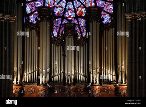 Master organ in Notre Dame de Paris cathedral Stock Photo - Alamy