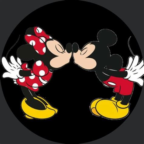 Mickey and minnie mouse kiss • WatchMaker: the world's largest watch ...