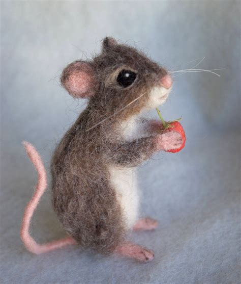 Nadelgefilzte Maus in realistischer Lebensgröße - Etsy.de | Felt mouse ...