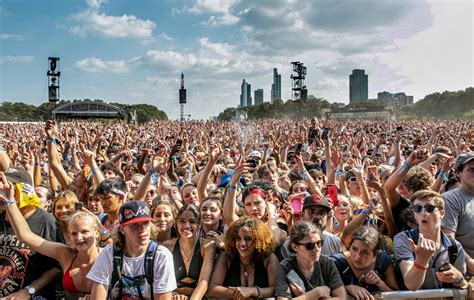 Lollapalooza founder Perry Farrell says festival "did the right thing ...