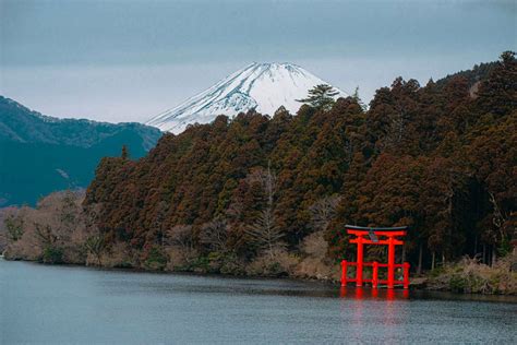 Hakone (Japan) Travel Guide: A Majestic Mountain Town