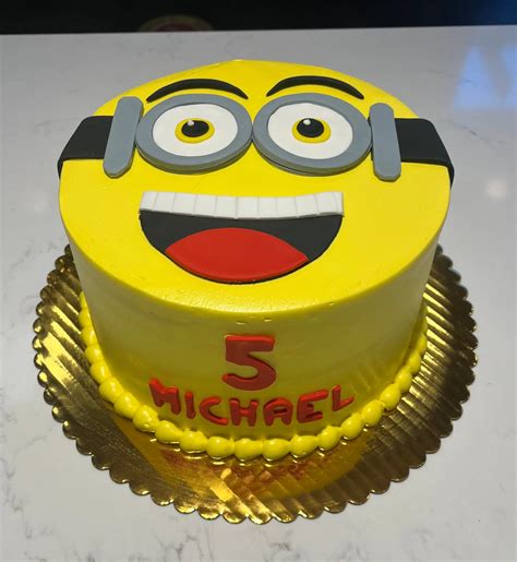 Minion Cake - Cake It