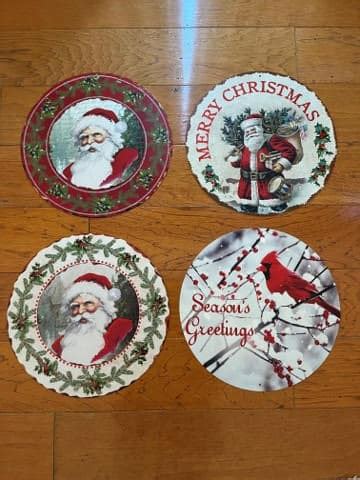 12” Metal Vintage Holiday Sign - The Crafty Decorator