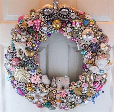 Christmas wReAtH LOADED with Vintage JEWELRY ornaments RHInEsTonEs WOW ...