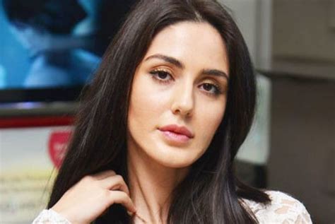 Farah Karimaee Biography: Age, Net Worth, Instagram, Height, Movies, Boyfriend, Siblings