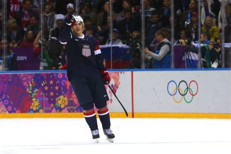 US Shootout Goals Beat Russia in Hockey