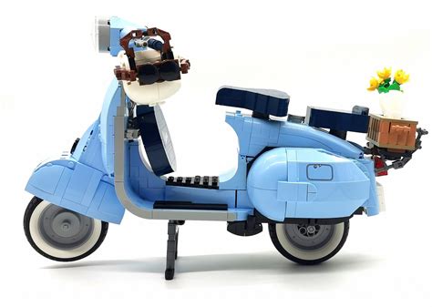 Review: LEGO Vespa 125 (10298)! – The Brick Post!