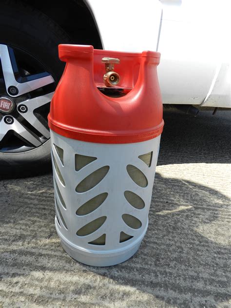 Safefill refillable gas cylinder - Motorhome Voyager